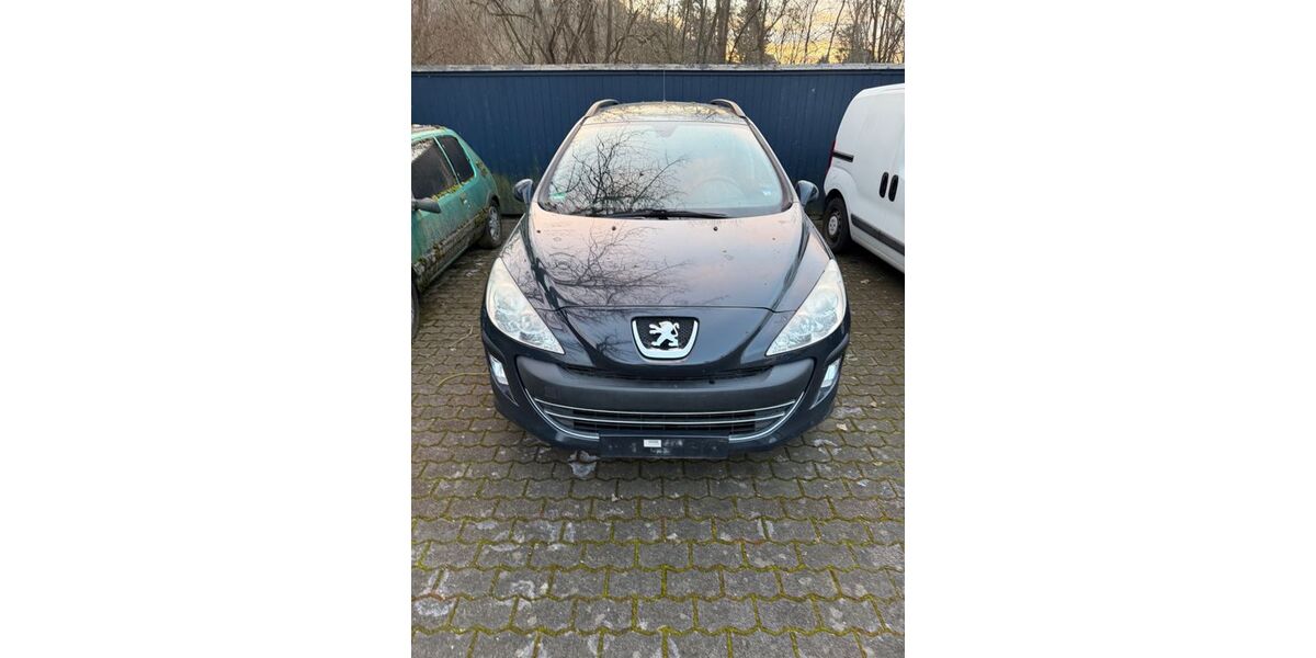 Peugeot 308 127.000 km 2.500 &euro; Bad Camberg 65520