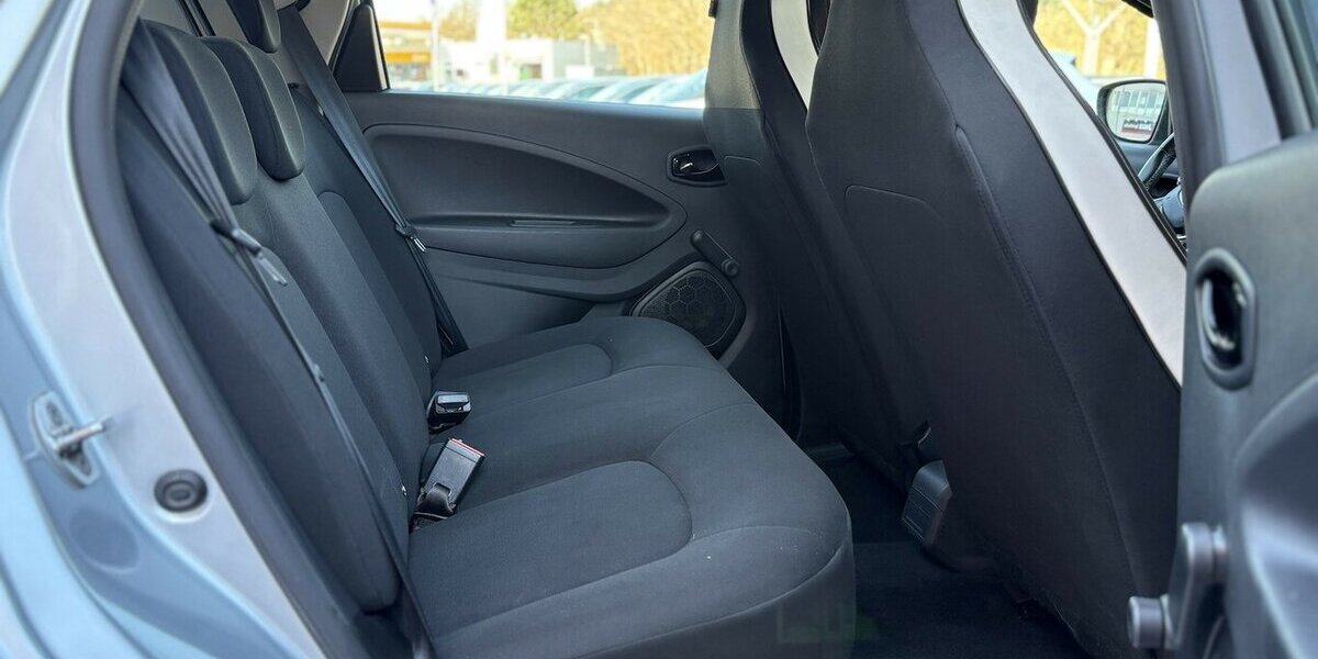 Renault ZOE Life WINTERPAKET/DAB/KLIMA/KEYLESS/SHZ/V+C 94.757 km 11.900 &euro; Villingen-Schwenningen 78054