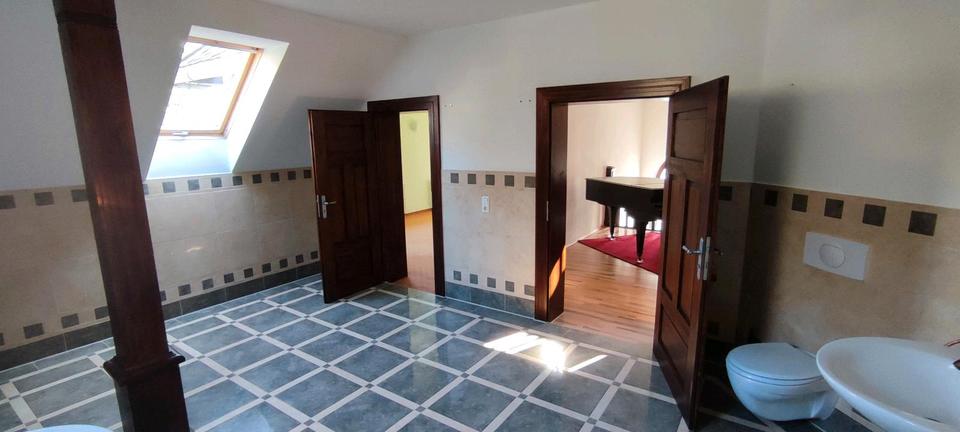 Villa Waldheim - 7 Zimmer, 293 m&sup2;, 399.500&euro; | Angebot:25883308