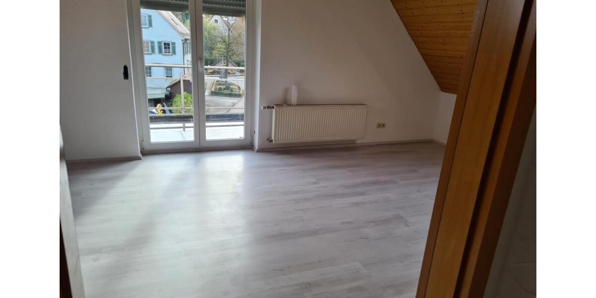 Dachgeschoßwohnung Bretzfeld - 4 Zimmer, 81 m&sup2;, 810&euro; | Angebot:25823513