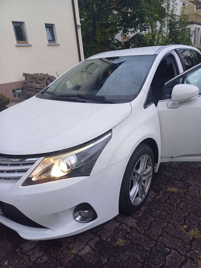 Toyota Avensis 220.000 km 6.000 € Germersheim 76726