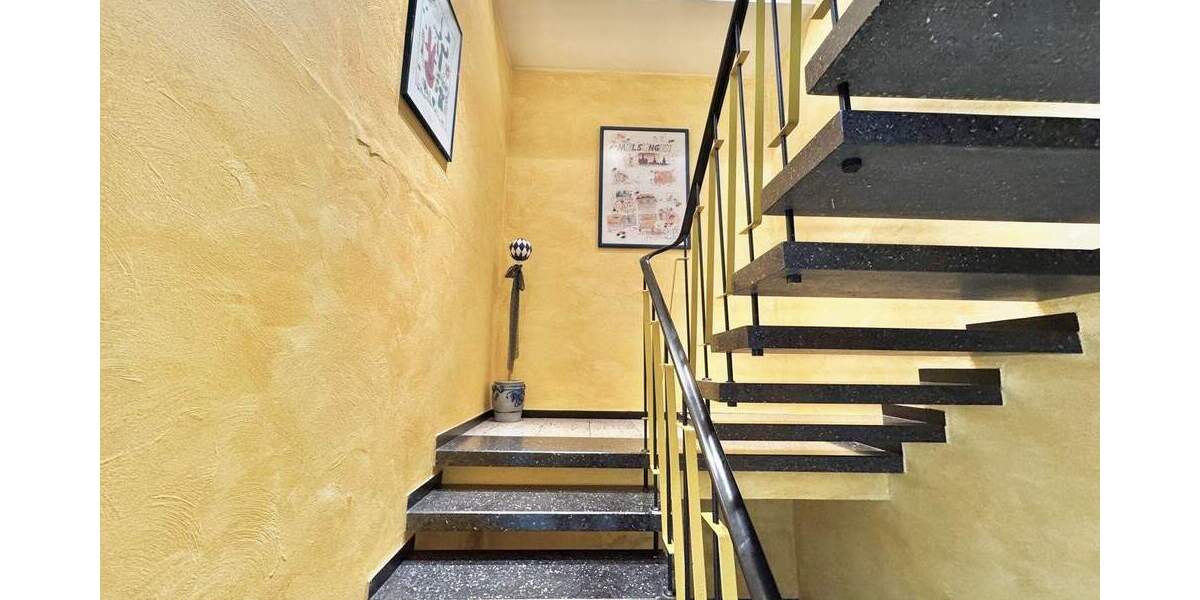 Repräsentatives, modernisiertes MFH mit zusätzlicher Bebauungsoption in bester Lage von Melsungen-Stadt zimmer