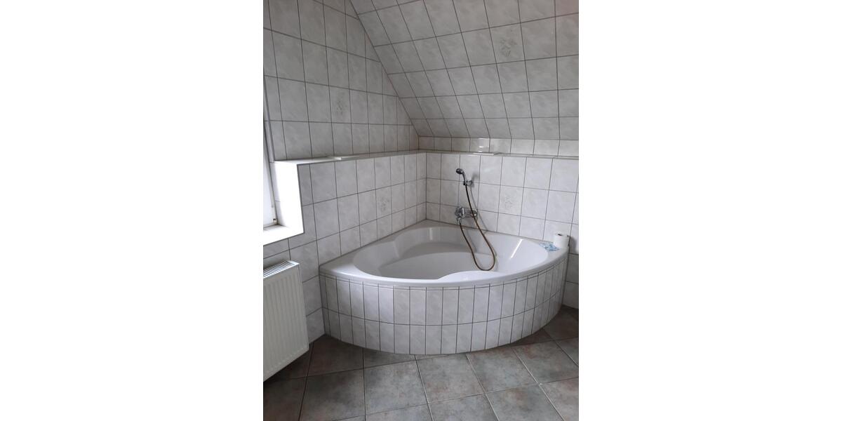 Etagenwohnung Neustadt an der Orla - 2 Zimmer, 45 m&sup2;, 295&euro; | Angebot:24562694