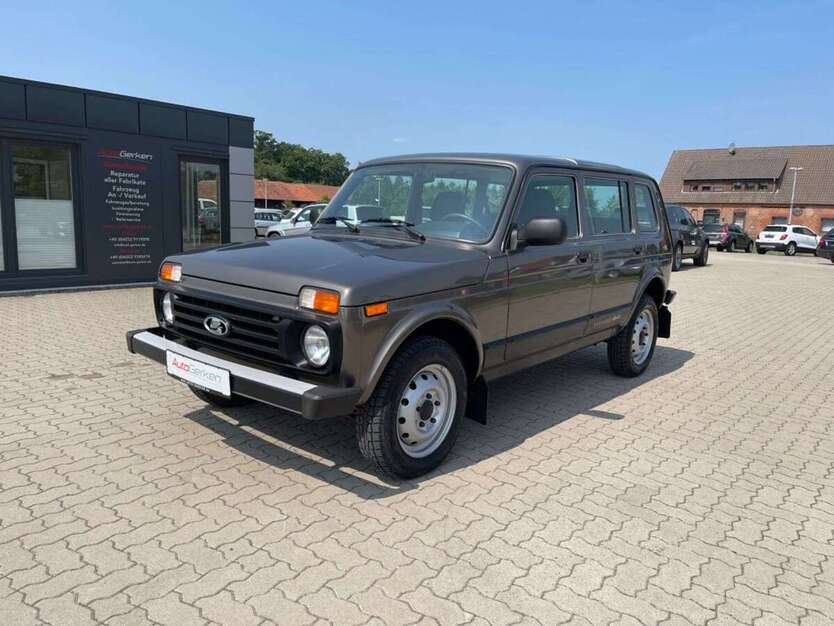 Lada Niva 19.587 km 12.800 € Martfeld 27327