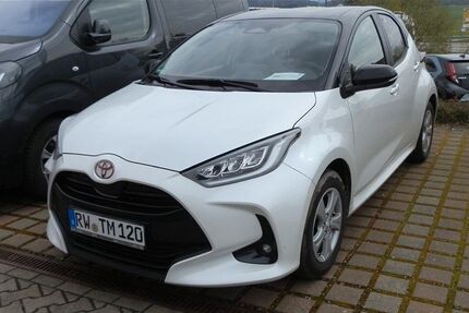 Toyota Yaris 14.000 km 19.950 &euro; Rottweil 78628