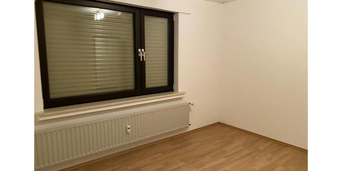 Etagenwohnung Sundern (Sauerland) - 1 Zimmer, 70 m&sup2;, 680&euro; | Angebot:26250306