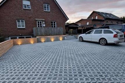 Modernisiertes Wohnhaus mit zwei Wohneinheiten und großem Keller zimmer