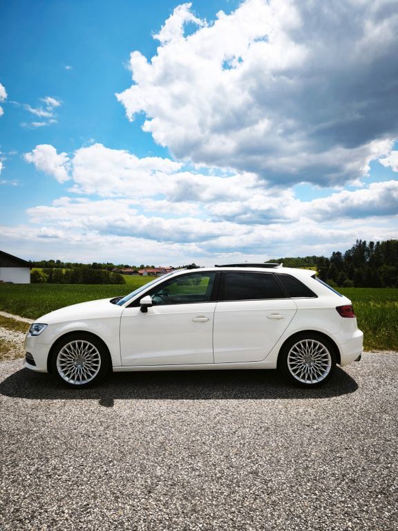 Audi A3 119.000 km 12.699 € Tiefenbach 94113