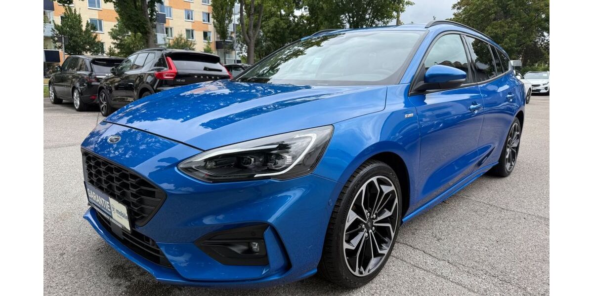 Ford Focus 154.632 km 14.400 € München 81243