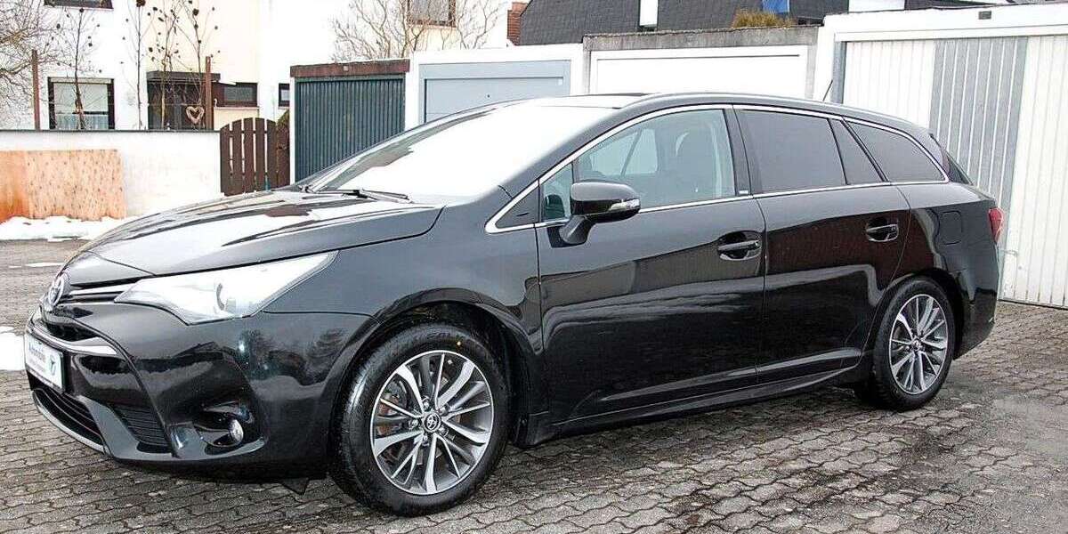 Toyota Avensis 98.000 km 10.980 &euro; Feucht 90537
