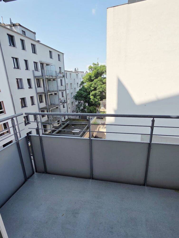 Frisches Wohngefühl! Modernisierte 3-Zimmer-Wohnung! Balkon, neues Bad, neuer Boden, Aufzug