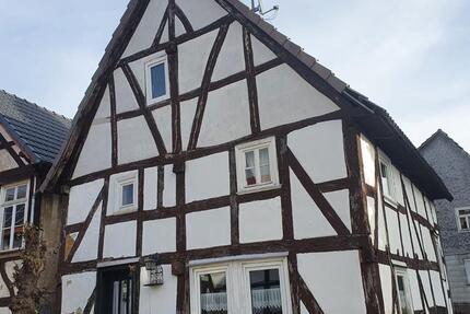 Einfamilienhaus, Ferienhaus, mit Parkplatz vor der Tür 4 zimmer