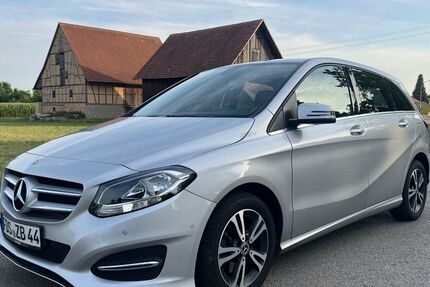 Mercedes-Benz B 180 33.700 km 16.900 &euro; Eutingen 72184