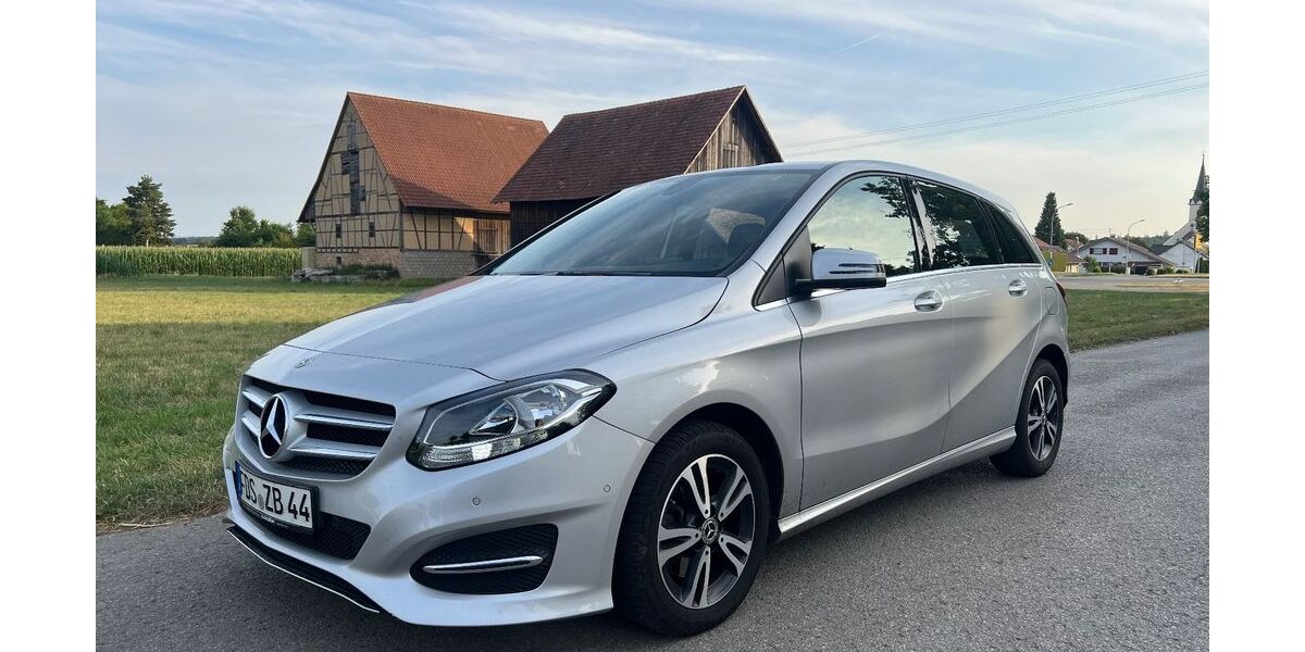 Mercedes-Benz B 180 33.700 km 16.900 &euro; Eutingen 72184