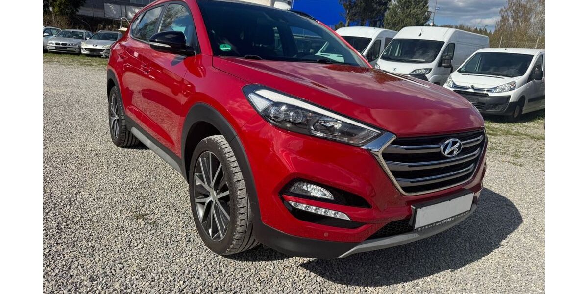 Hyundai TUCSON 110.000 km 12.990 &euro; Schwenningen 78056