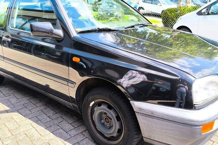 VW Golf 240.000 km 880 &euro; Lügde 32676