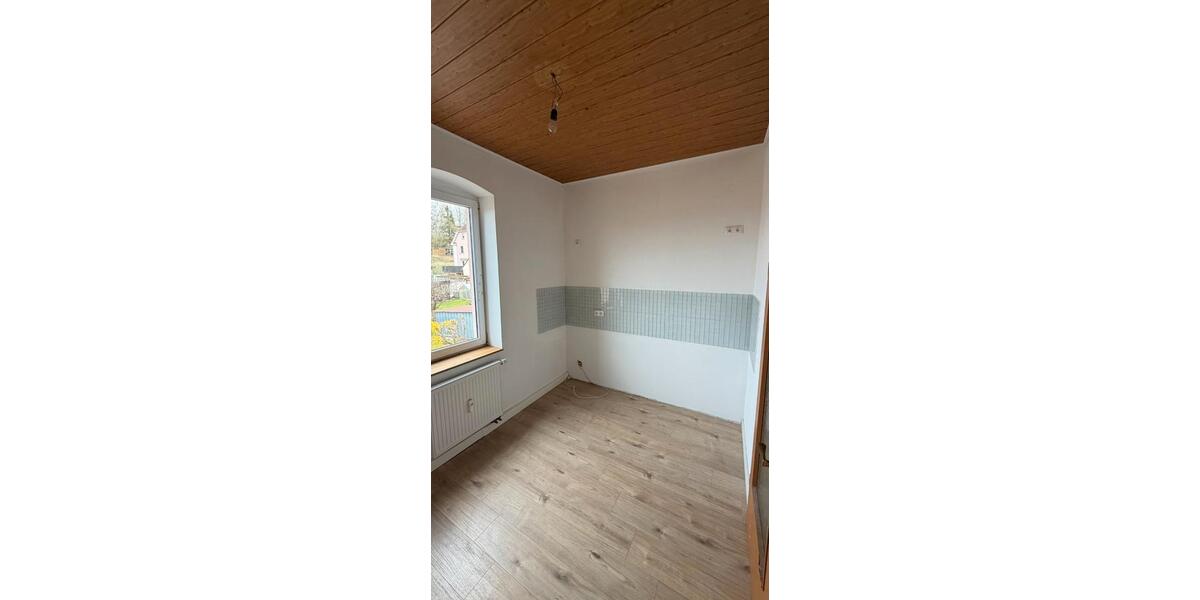 Etagenwohnung Arzberg - 5 Zimmer, 100 m&sup2;, 700&euro; | Angebot:26185124