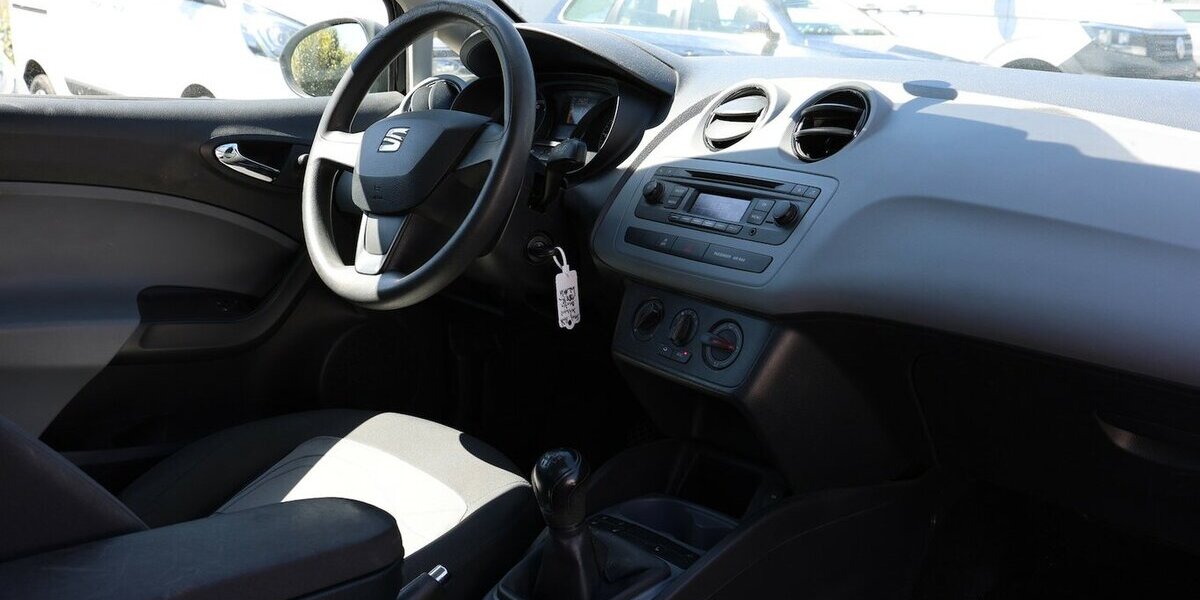Seat Ibiza 1.4 Reference Salsa / KLIMA / SITZHEIZUNG 158.000 km 2.902 &euro; Hamm 59077