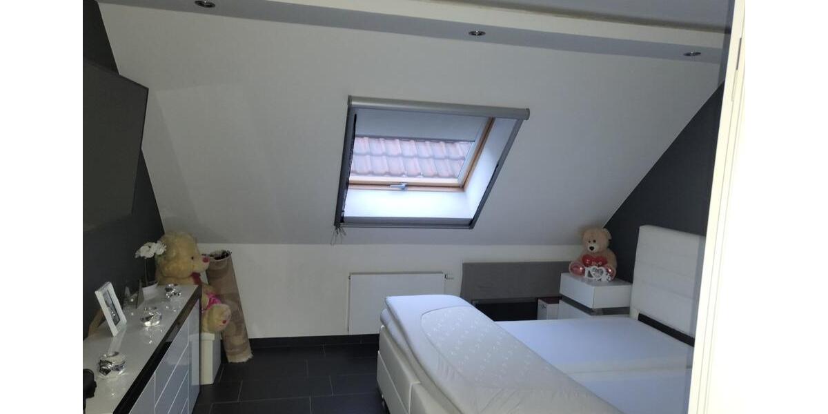 Dachgeschoßwohnung Delmenhorst - 3 Zimmer, 110 m&sup2;, 1.000&euro; | Angebot:25944699