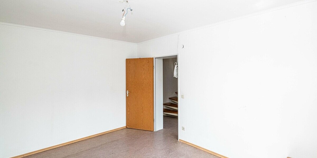 Charmantes Reihenmittelhaus mit eingewachsenen Garten in ruhiger Wohnlage - Reihenmittelhaus Amberg | Angebot:26948784