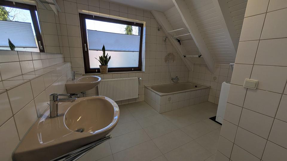 Etagenwohnung Altenholz - 4 Zimmer, 123 m&sup2;, 1.250&euro; | Angebot:26267731