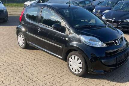 Peugeot 107 67.739 km 1.290 &euro; Hamburg 21107