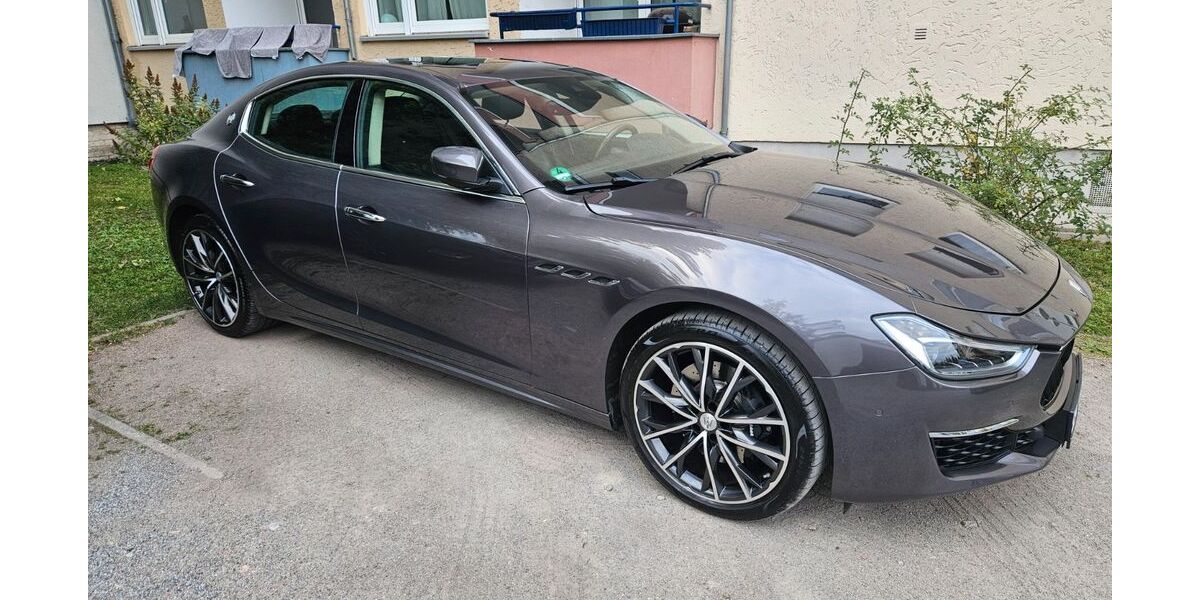 Maserati Ghibli 124.700 km 28.800 &euro; Berlin 12157