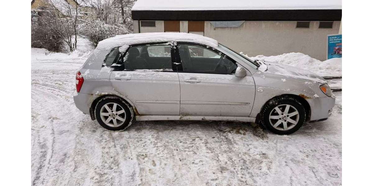 Kia Cerato 145.128 km 400 &euro; Neusorg 95700