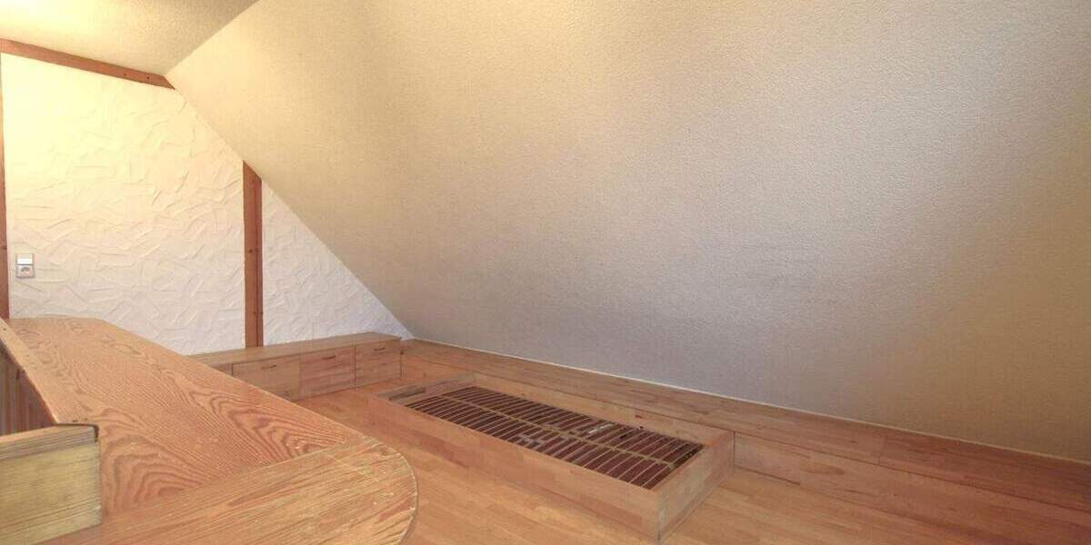 Mehrfamilienhaus, Wohnhaus Böbingen an der Rems Böbingen - 7 Zimmer, 224 m&sup2;, 600.000&euro; | Angebot:26418141