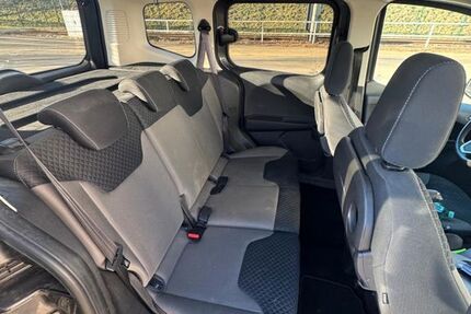 Ford Tourneo Courier 63.460 km 8.200 &euro; Berlin 12305