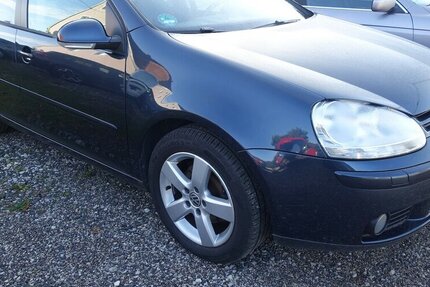 VW Golf V Unit. Ölverbrauch! Klimatr. PDC Sitzh. Temp 168.000 km 2.500 € Neumarkt/OPf 92318