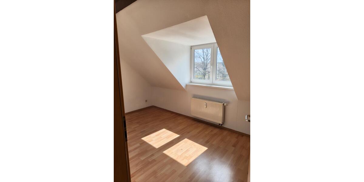 Dachgeschoßwohnung Cottbus Spremberger Vorstadt - 4 Zimmer, 90 m&sup2;, 738&euro; | Angebot:26233438