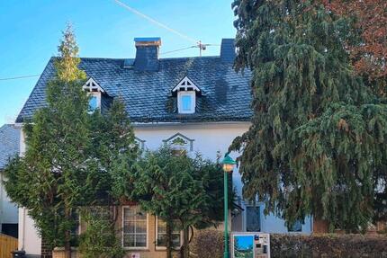Haus Beselich - 13 Zimmer, 270 m&sup2;, 320.000&euro; | Angebot:26415397