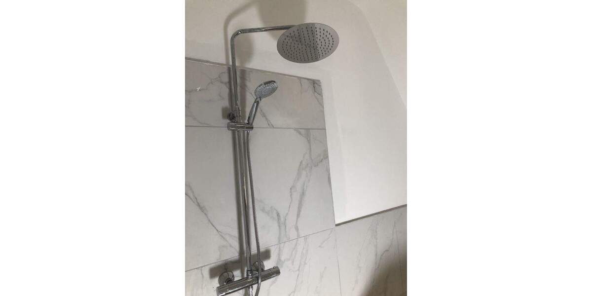 *Sanierte Wohnung in der List zentrumsnah mit guter Anbindung optional mit Dachboden 180 m2 mit zu vermieten * 1 zimmer