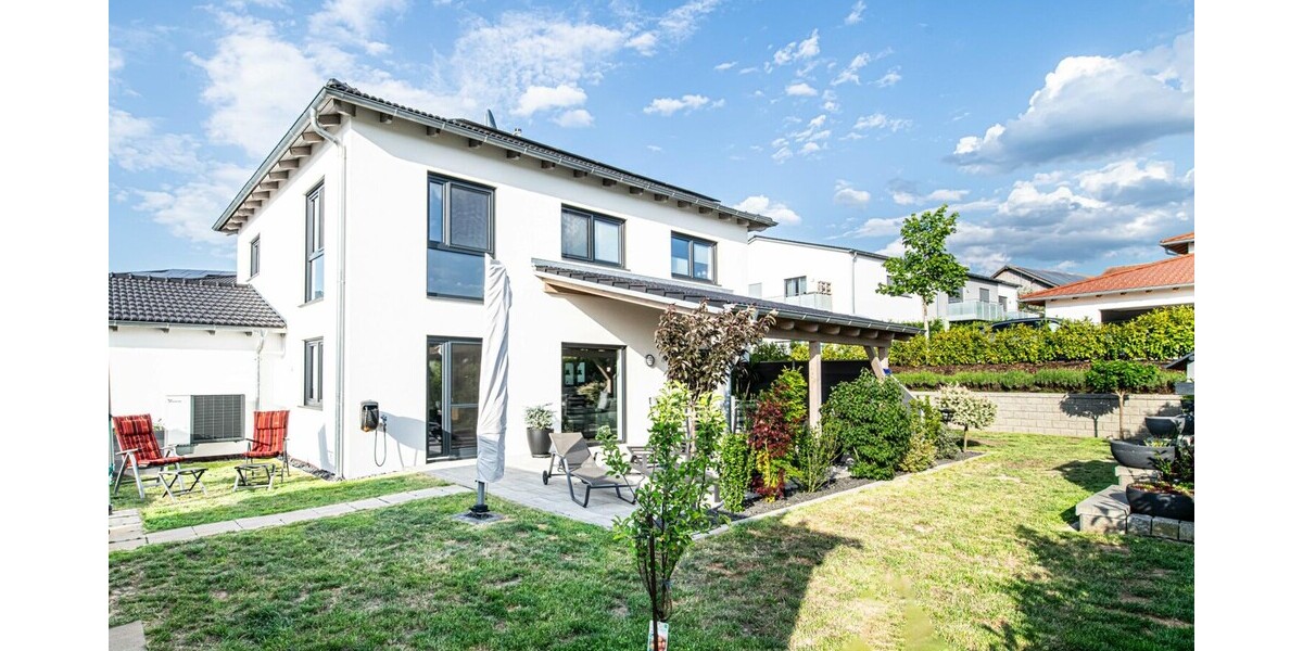 Neuwertiges Einfamilienhaus mit Kamin, PV-Anlage und Energieeffizienz A+ - Einfamilienhaus Cham / Vilzing Vilzing | Angebot:26786340