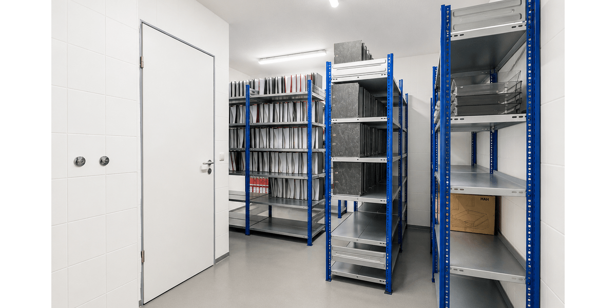 Renditeobjekt im Gewerbegebiet: Büro, kleines Lager und Wohnen mit PV-Anlage auf ca. 2.438 m² - Gewerbeobjekt Bad Oeynhausen Dehme | Angebot:27333800