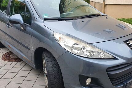 Peugeot 207 98.500 km 990 € München 81549