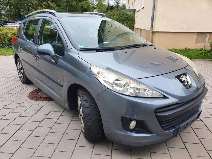 Peugeot 207 98.500 km 990 € München 81549