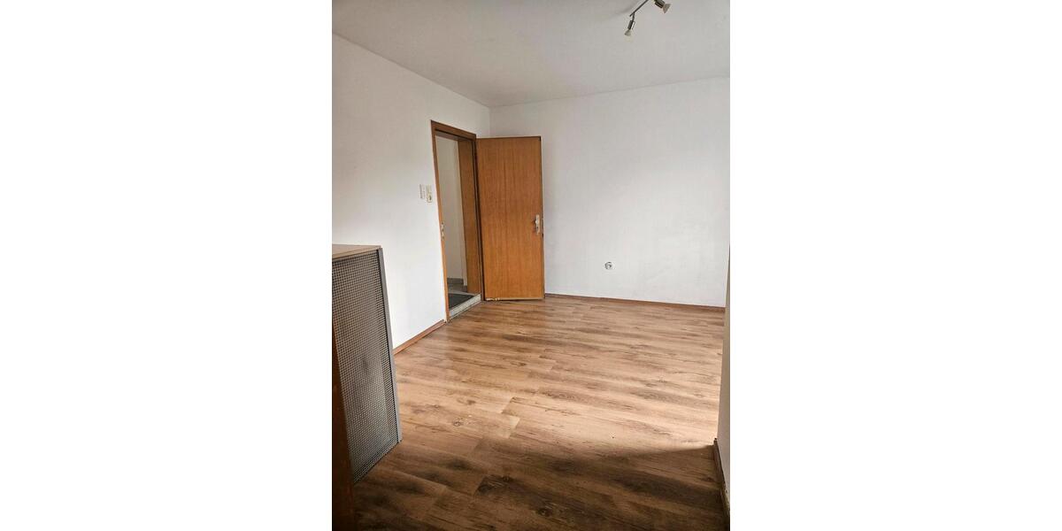 Etagenwohnung Siegen Dillnhütten - 2 Zimmer, 50 m&sup2;, 480&euro; | Angebot:26413484