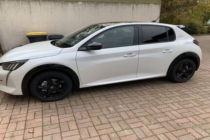 Peugeot 208 25.005 km 11.200 &euro; Düsseldorf 40625