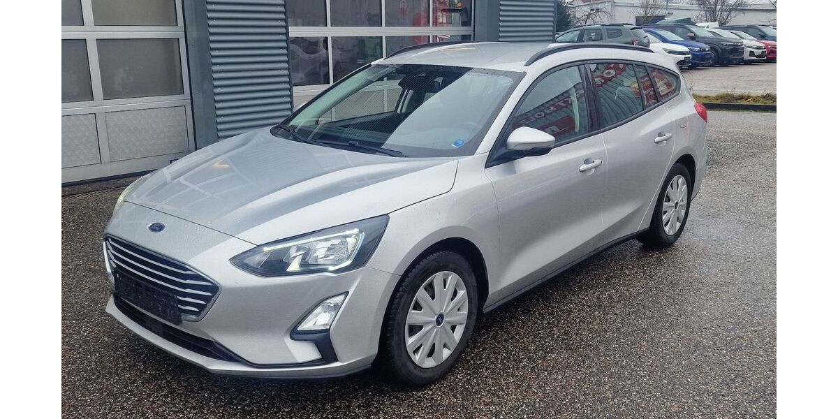 Ford Focus 52.000 km 14.998 &euro; Landau 76829