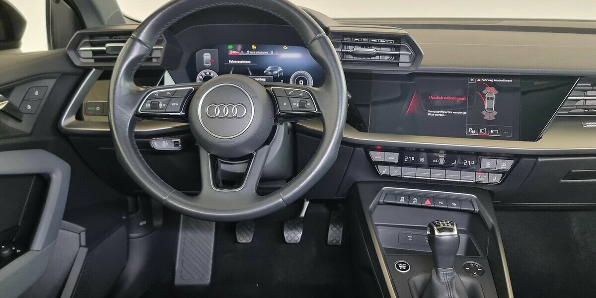 Audi A3 30TFSI limo Navi Leder Digital VIC Kamera LED 66.400 km 21.100 &euro; Garrel 49681