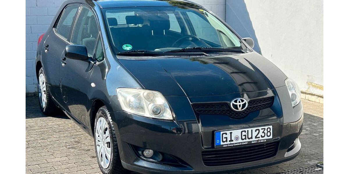 Toyota Auris 180.000 km 3.999 &euro; Münzenberg Gambach 35516