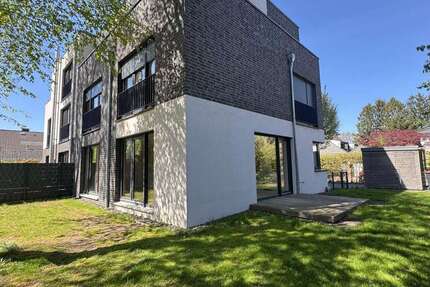 Haus Hamburg / Volksdorf Volksdorf - 7 Zimmer, 198 m&sup2;, 3.750&euro; | Angebot:26447856
