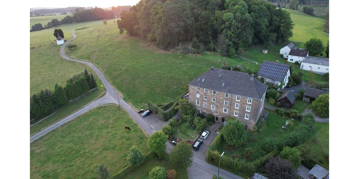 Reihenendhaus Lindlar Linde - 6 Zimmer, 225 m&sup2;, 1.900&euro; | Angebot:23880348