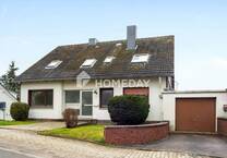 Ein Haus, drei Einheiten, unendliche Möglichkeiten - und ein Ausblick, der begeistert
