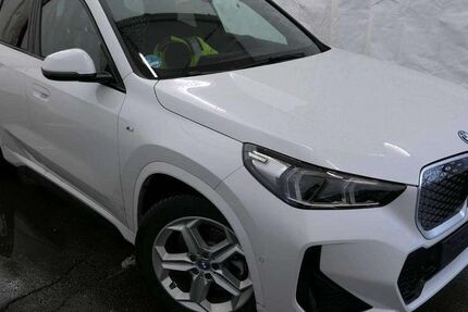 BMW iX1 17.900 km 43.990 &euro; Tirschenreuth 95643