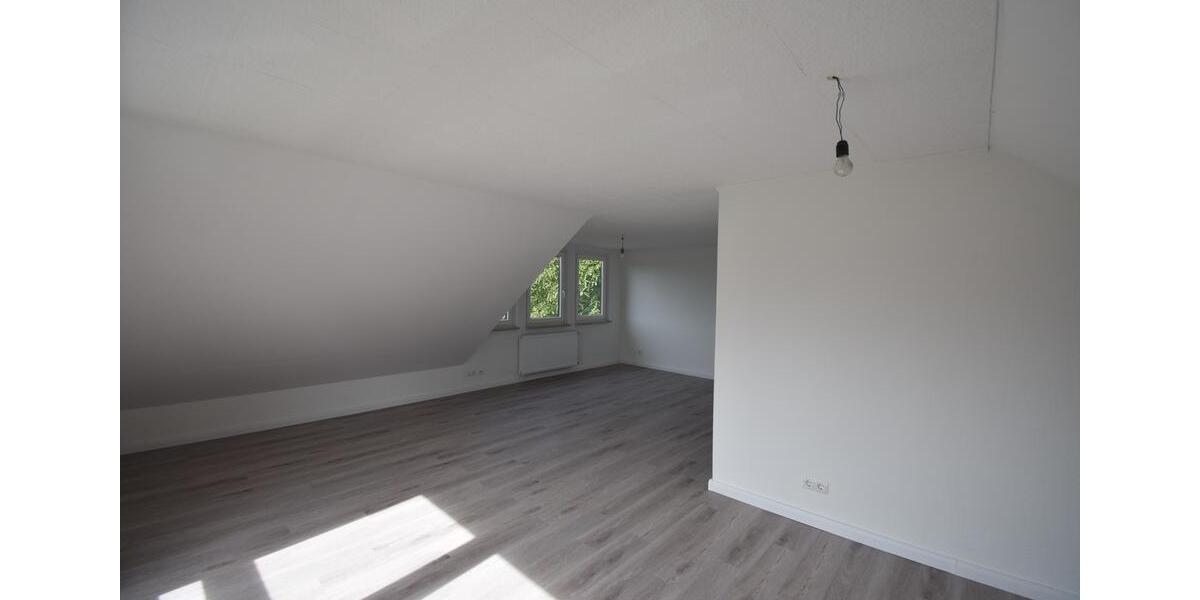 Dachgeschoßwohnung Barmstedt - 3 Zimmer, 64 m&sup2;, 900&euro; | Angebot:26652142