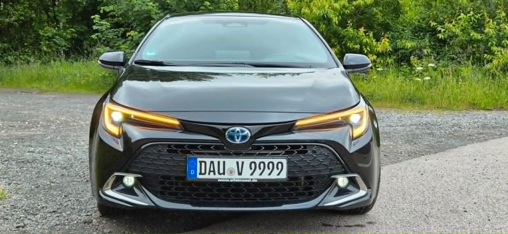Toyota Corolla 9.800 km 32.400 &euro; DAUN 54550