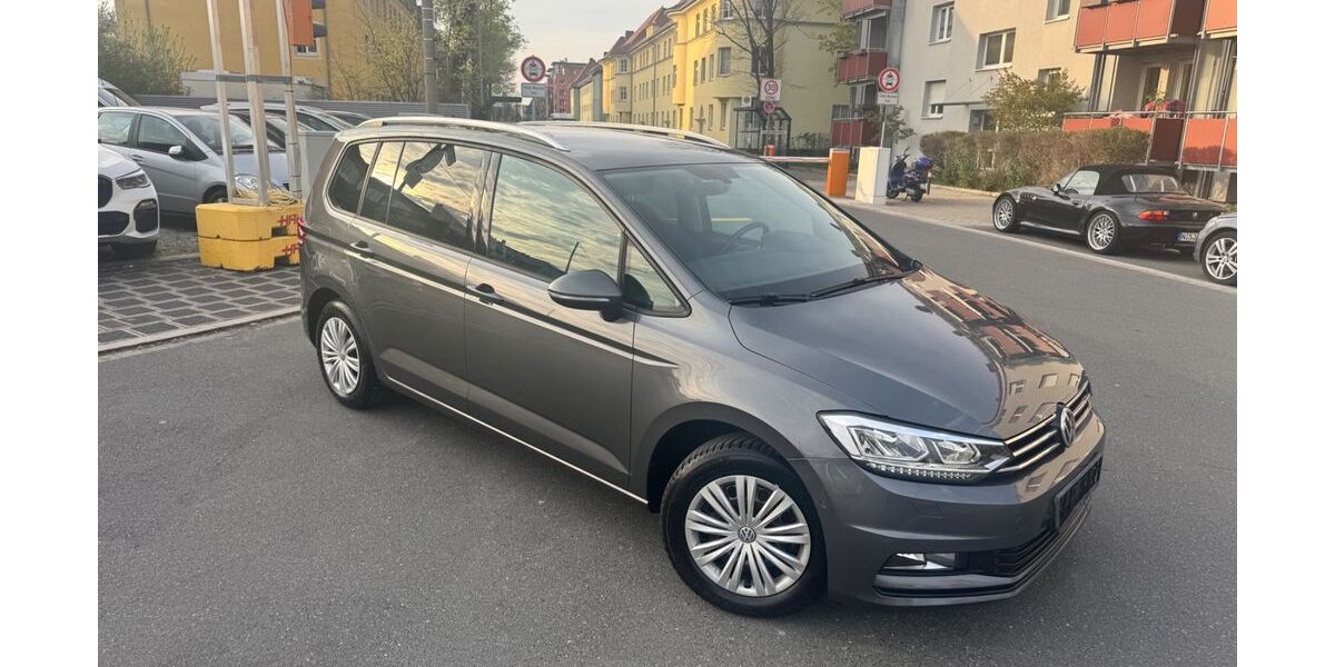 VW Touran 114.000 km 15.500 &euro; Nürnberg 90431